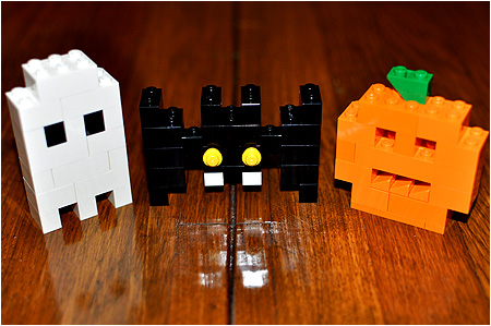 How awesome are these? LEGO clearly needs to make more of these Halloween sets.