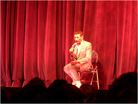 Pee-wee sat down for a long Q&A session and walked all around the club to interact directly with members of the audience!