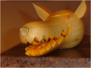 Better not mess around with the little pigs, gourd wolf! Because they might EAT you!
