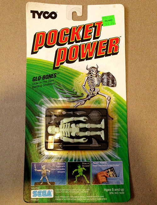 Pocket Power Glo-Bones - the glow-in-the-dark battling skeleton!