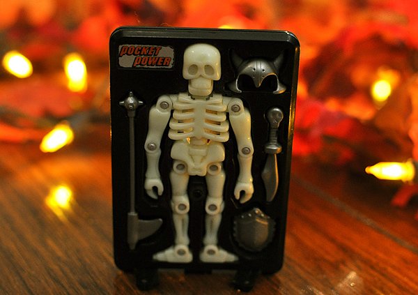 Pocket Power Glo-Bones - the glow-in-the-dark battling skeleton!