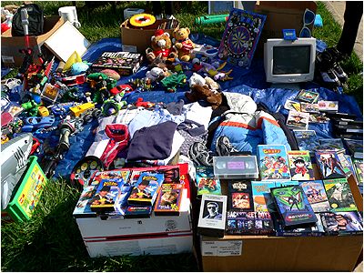 HOORAY FOR OODLES 'N OODLES OF USELESS CRAP! 