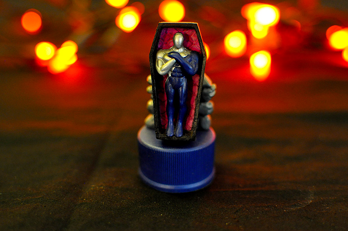Pepsiman in coffin Mini Figure Bottle Cap Pepsi WOW 