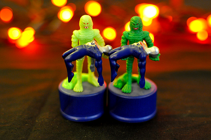 Monsters Meet Pepsiman Creature From The Black Lagoon bottle cap figure from Japan!