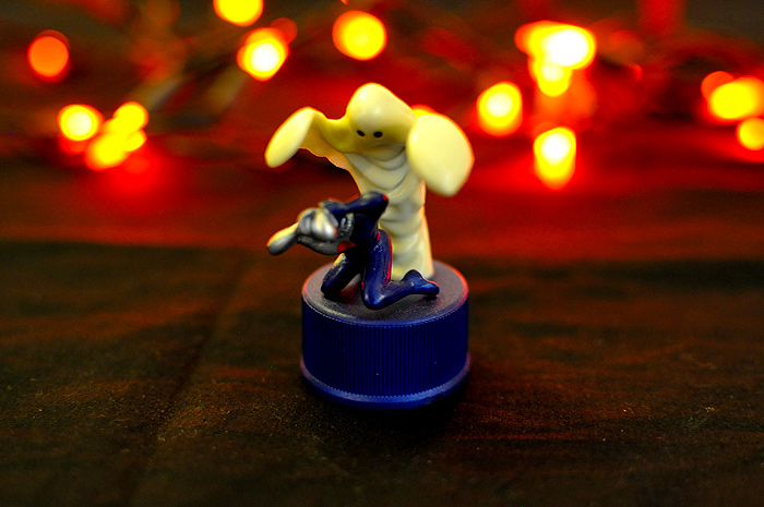 Monsters Meet Pepsiman Ghost bottle cap figure from Japan!