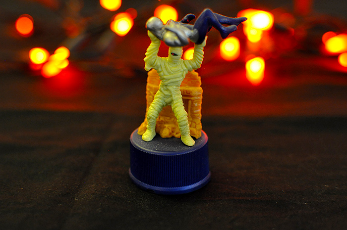 Monsters Meet Pepsiman Mummy bottle cap figure from Japan!