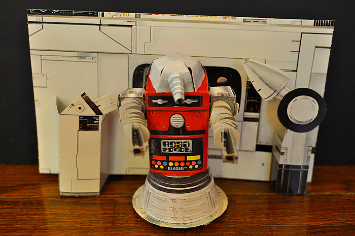 The Robo Force Punch-Out Toy Book: Blazer!