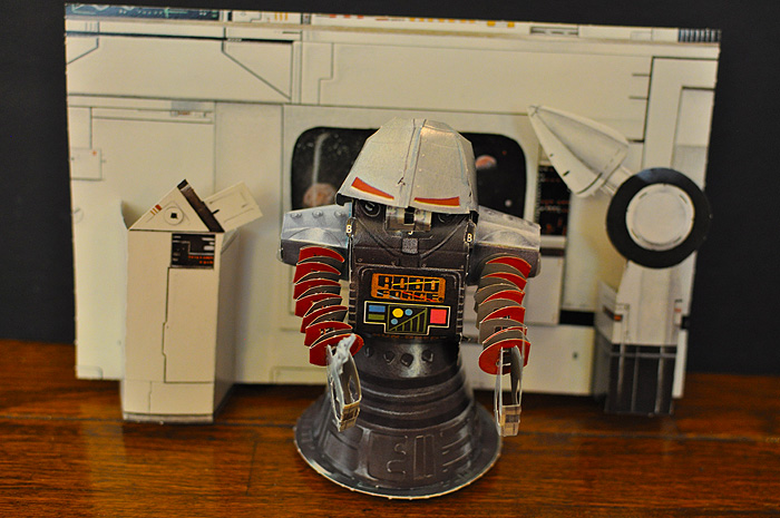 The Robo Force Punch-Out Toy Book: Hun-Dred!