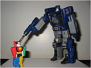PUNY VOLTRON ERASER, YOU CANNOT DEFEAT SOUNDWAVE!